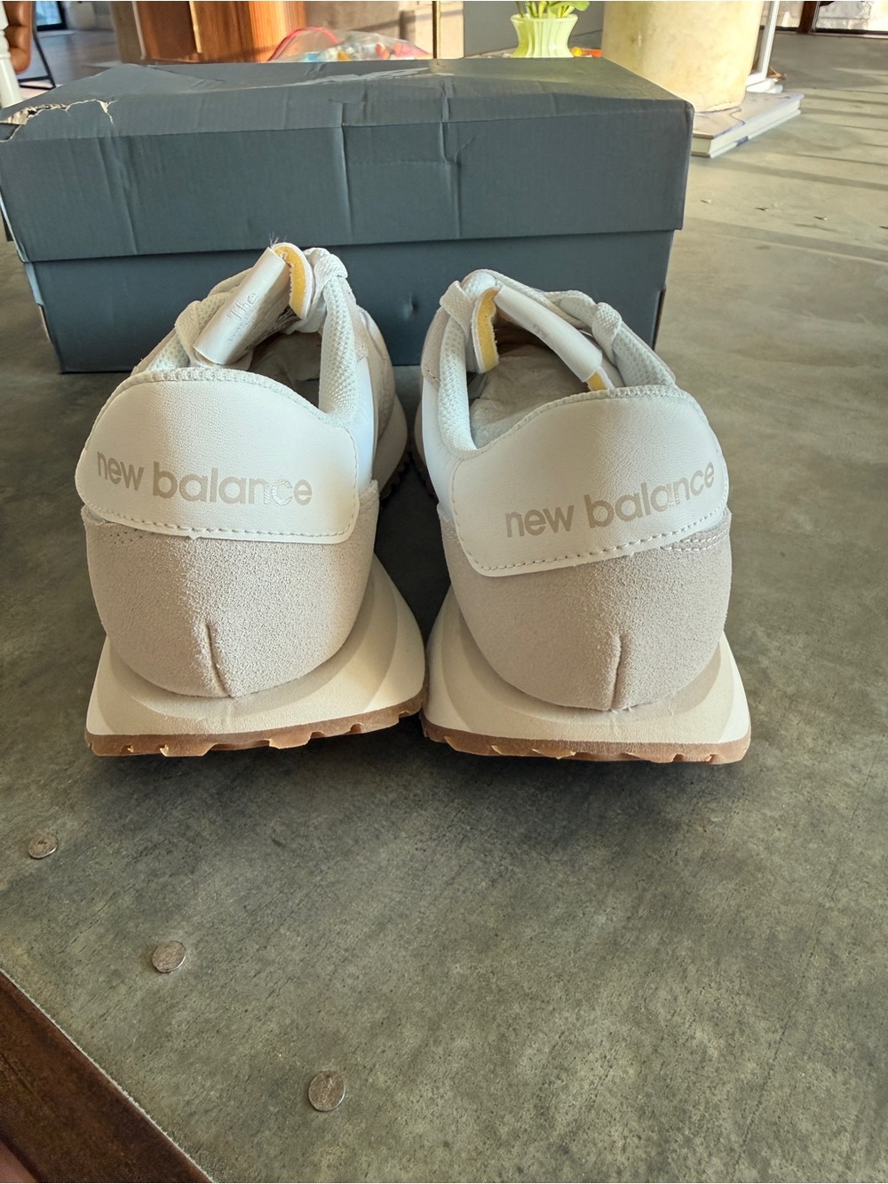 NWT New Balance 237 Sneaker - Women's Size 10 | White/Grey - Picture 11 of 13